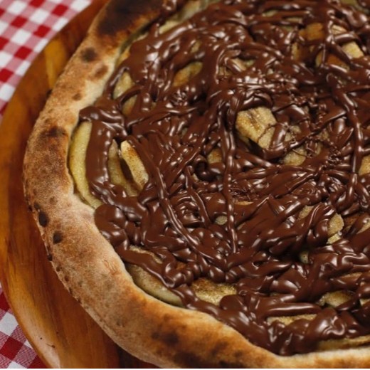 PIZZA CHOCOLATE COM BANANA